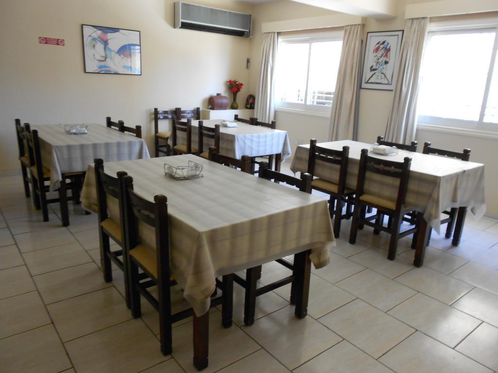 Denis Hotel Nicosia Exterior photo